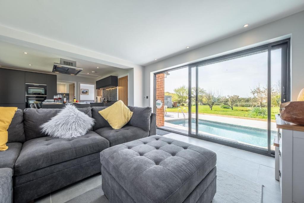 The Hideaway S, Snettisham