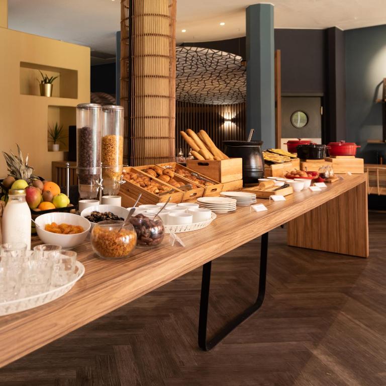 Ibis Marrakech Centre Gare Hotel Food and beverages