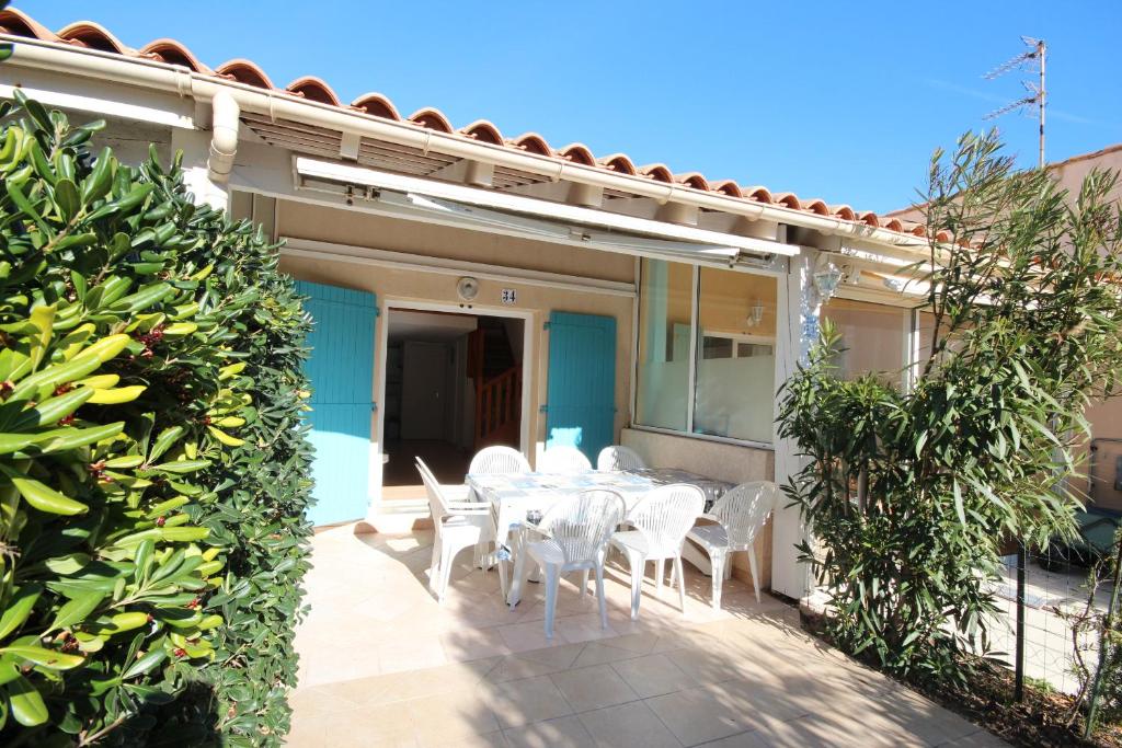 Villa 4 couchages terrasse sud parking piscine commune dans résidence sécurisée à 200m de la mer LRMA34 - 1