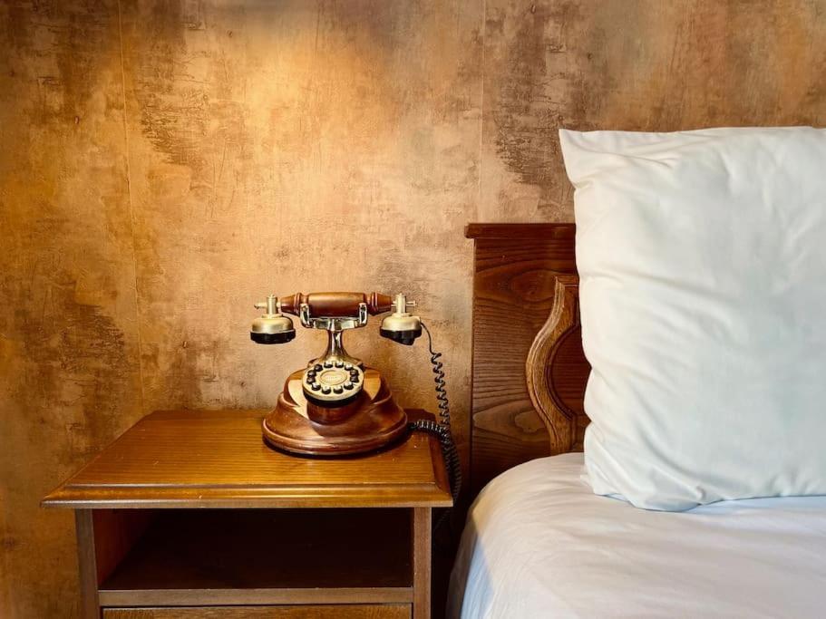 ''Georgio'' Grand appartement traversant avec vue canal et parking, Sète