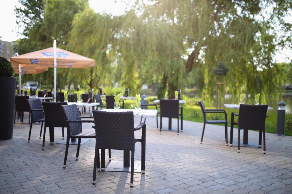 เบสต์ เวสเทิร์น พลัส เลคไซด์ โฮเต็ล (Best Western Plus Lakeside Hotel)