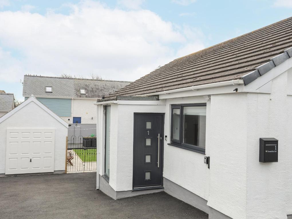 Clydfan, No 1 Trearddur Road, Trearddur