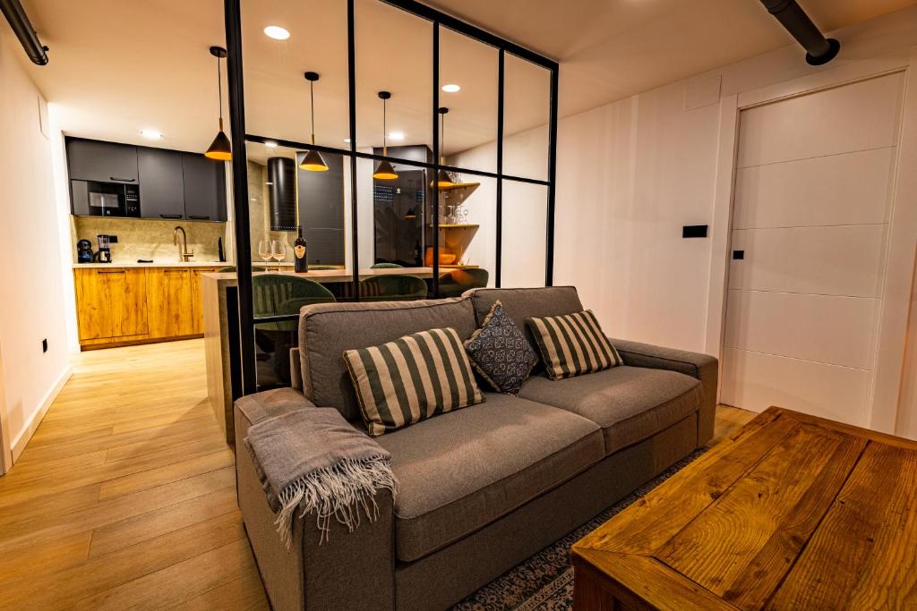 Luxury refurnished apartment with Private Parking close to ski slopes - 4