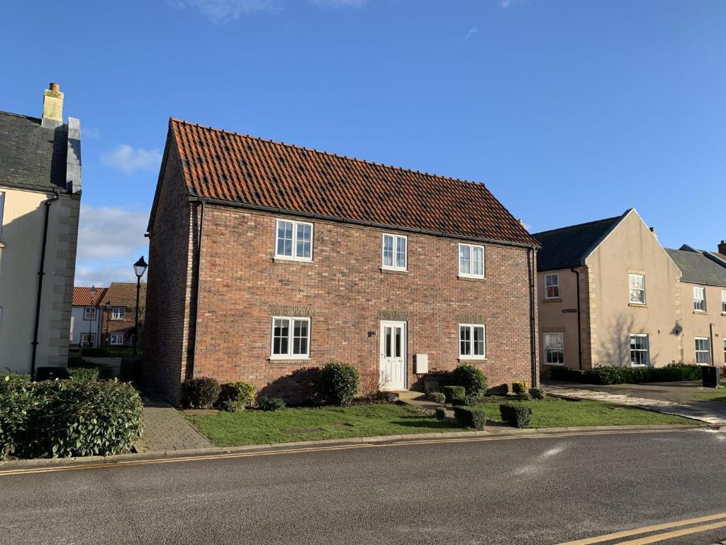 Bay Tree House - The Bay Filey, sleeps 9, 2 dogs welcome, Filey