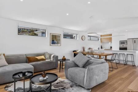 Mountain View Villa-close to shops-10min to CBD, Bellerive