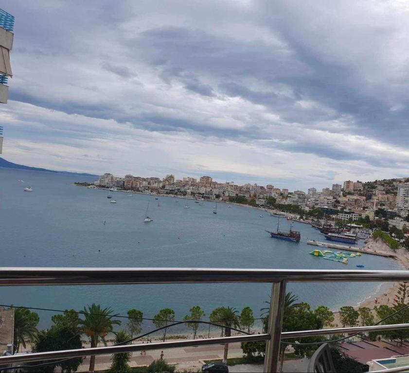 Sunset Escape Apartment Saranda (2br+2ba), Sarandë