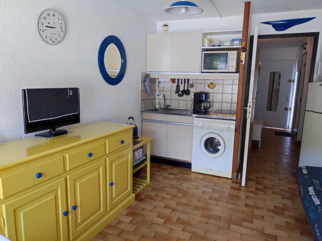 Studio Cabine 4 Pers. avec Wifi, Piscine, Parking à 500m de la Plage d'Argelès - FR-1-776-54 - 2