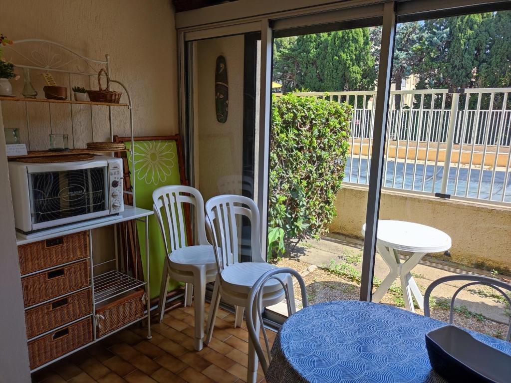 Studio Cabine 4 Pers. avec Wifi, Piscine, Parking à 500m de la Plage d'Argelès - FR-1-776-54 - 4