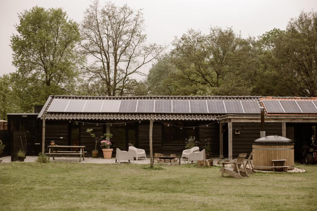 Getaway - Farm House + hottub