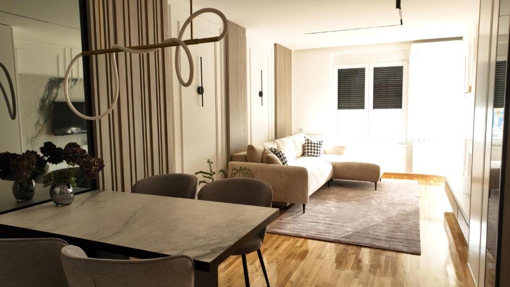 New&Luxurious, Central&Comfortable - 2