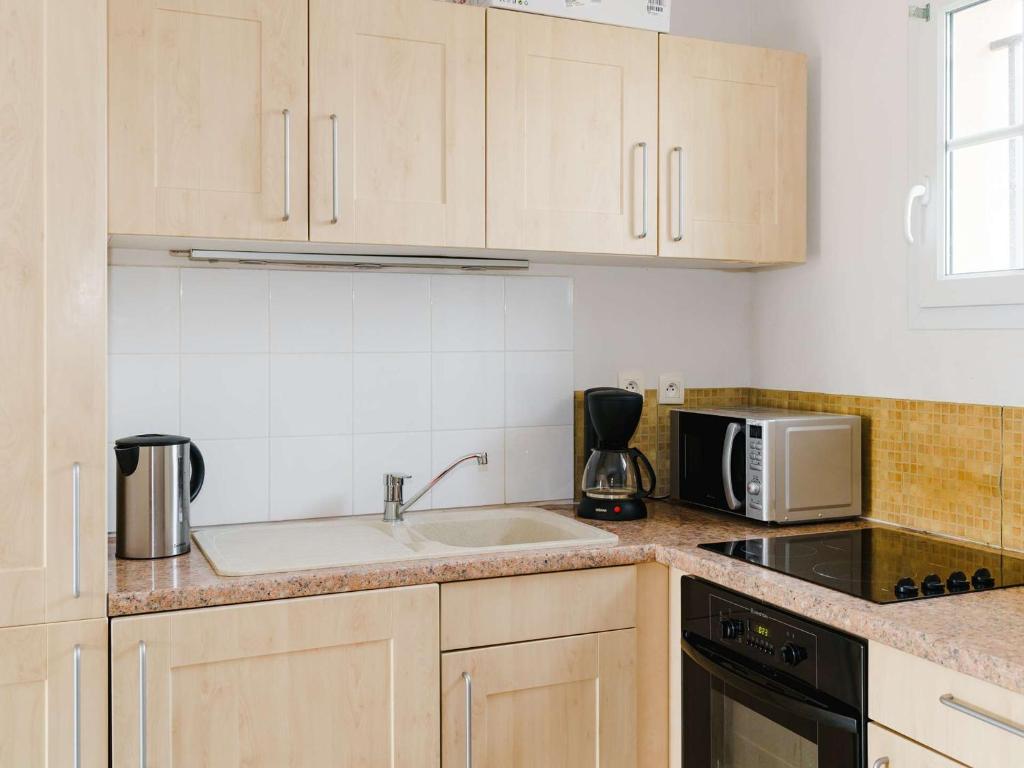 Appartement T3 climatisé à Narbonne-Plage, piscine, proche mer, 4 couchages, animaux acceptés - FR-1-409-2 - 3