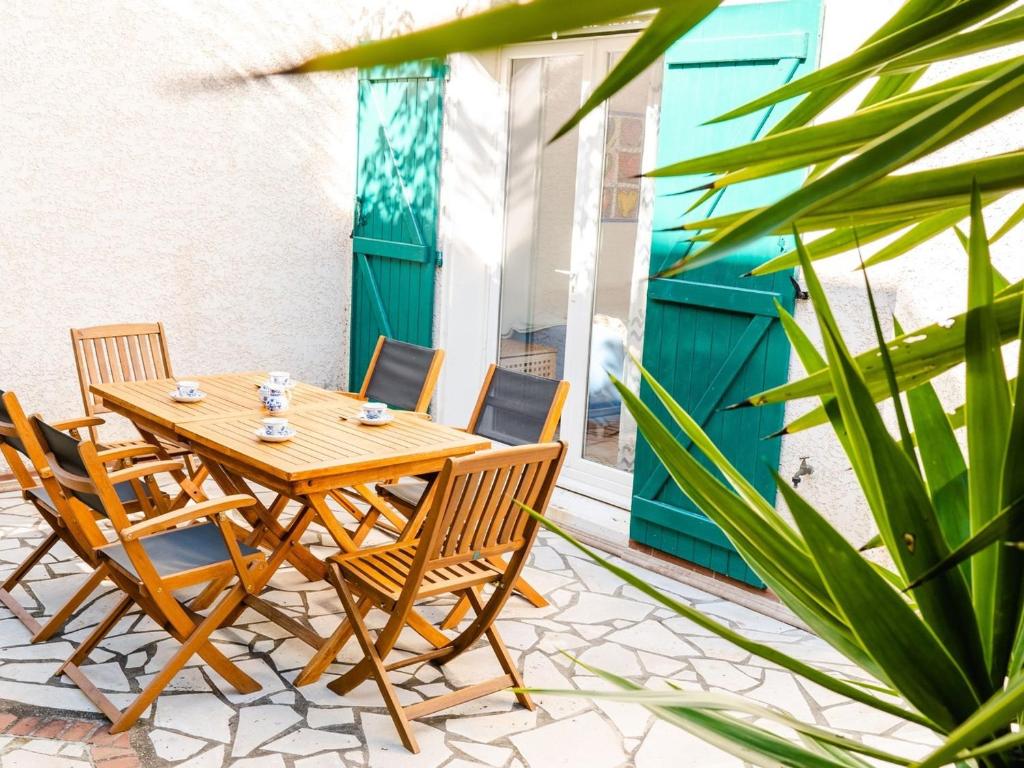 Villa 4 pièces lumineuse avec terrasse, garage, 6 couchages, proche plage et commerces, Narbonne-Plage - FR-1-409-19 - 1