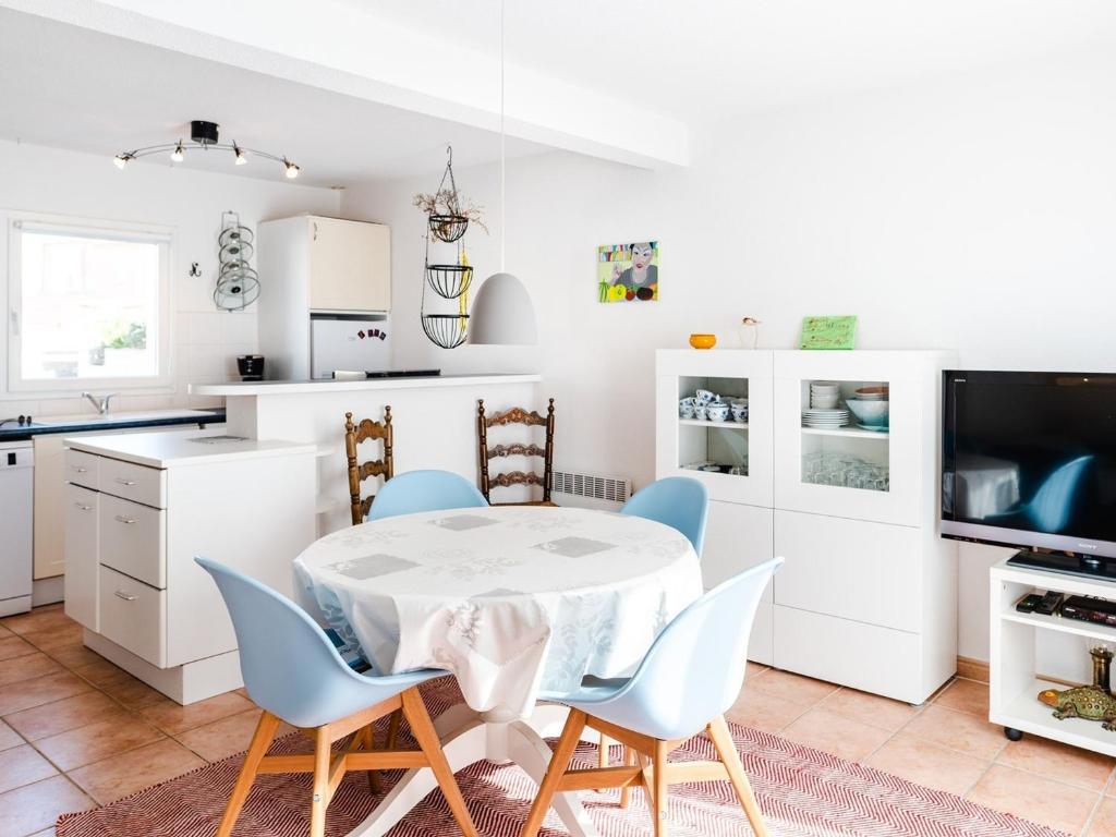 Villa 4 pièces lumineuse avec terrasse, garage, 6 couchages, proche plage et commerces, Narbonne-Plage - FR-1-409-19 - 2
