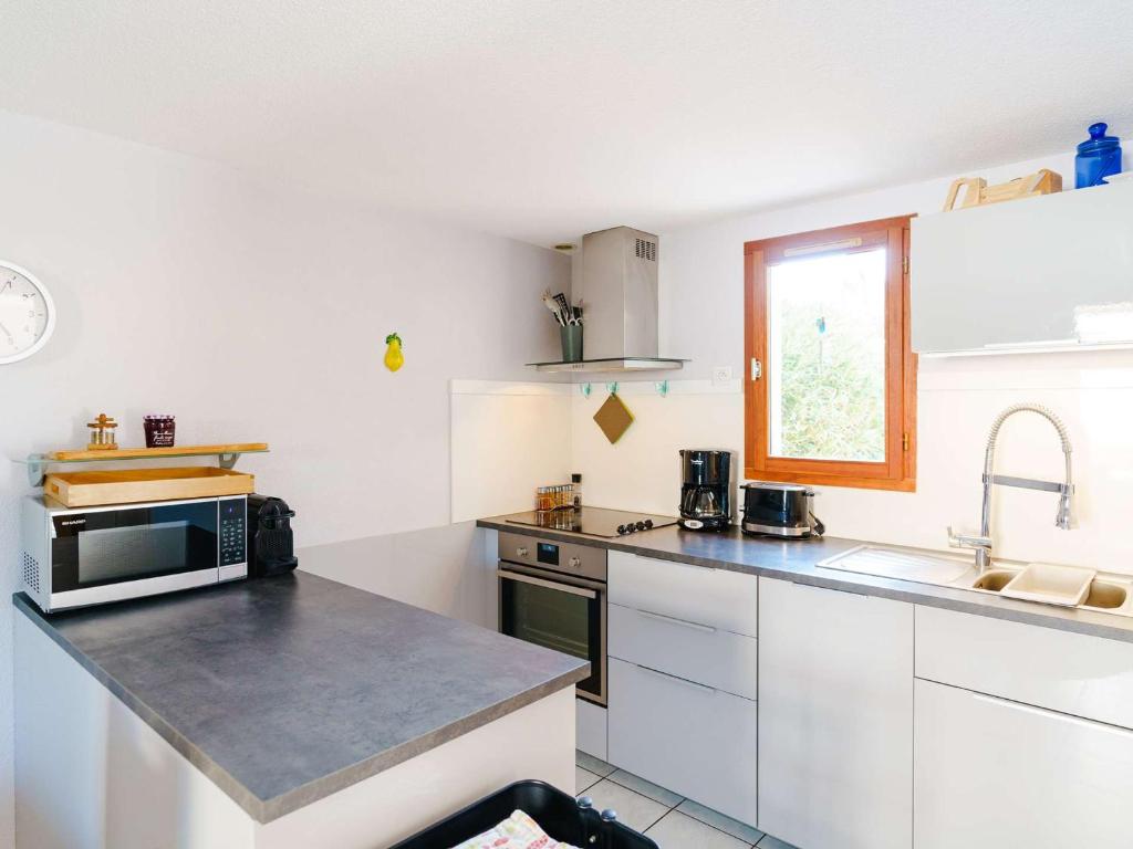 Villa climatisée 3 pièces pour 4 pers., avec WIFI, parking et piscine - Proche plage - FR-1-409-93 - 2
