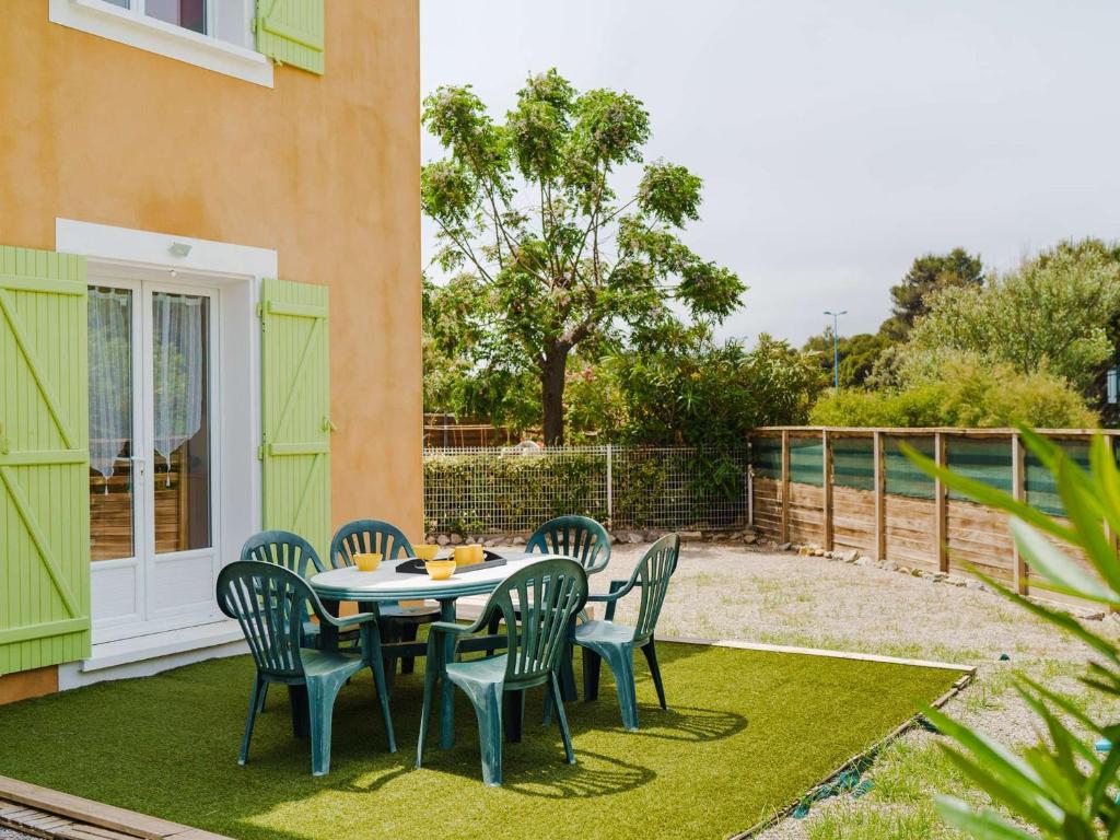 Villa spacieuse 4 pièces, 6 couchages, terrasses ensoleillées, animaux acceptés, parking, proche plage - FR-1-409-127 - 2