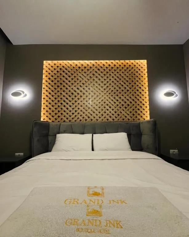 GRAND JNK Boutique Hotel, hotel in Kukës