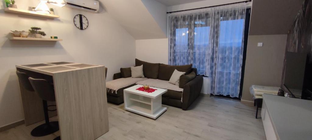 Jela Apartman - 3