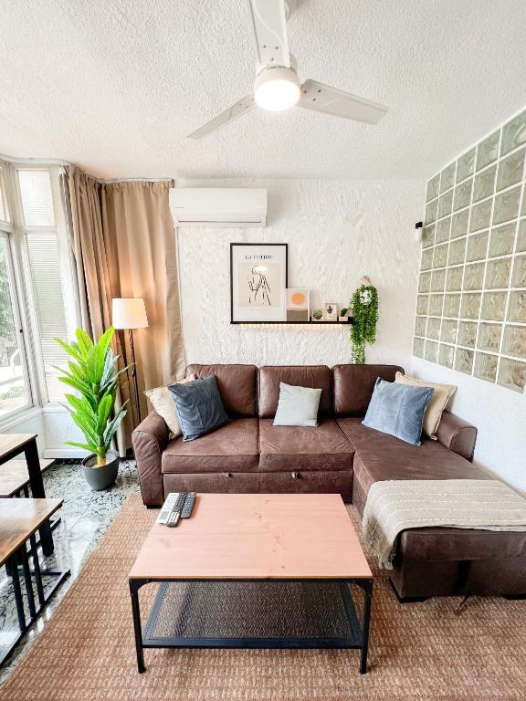 Cozy and Bright flat With Pool, Torremolinos