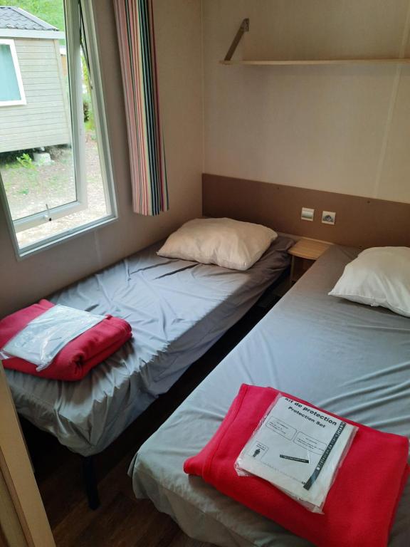 Une petite chambre en forêt à Saint Chéron