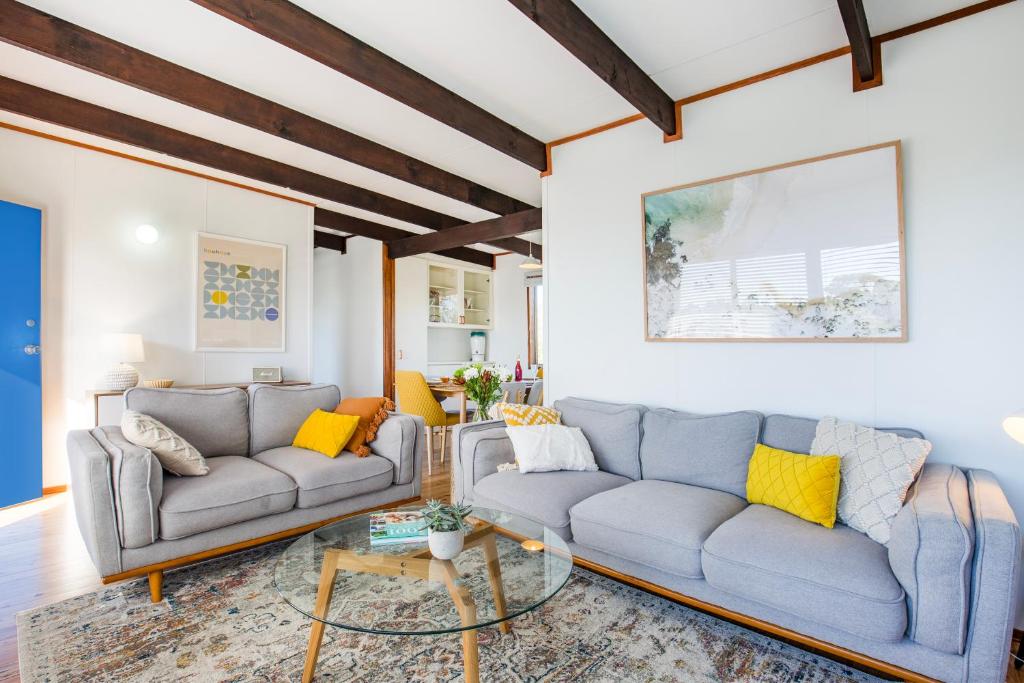 Walk to beach, quiet location - 2 night minimum stay, Mollymook