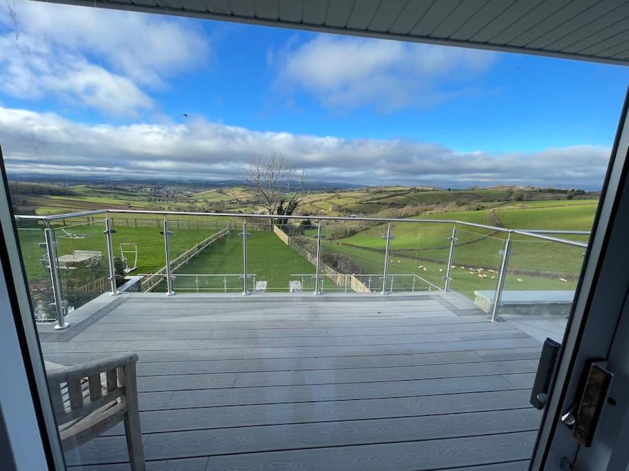 Serendipity Torquay (Rooftop Hot Tub House) photo 6