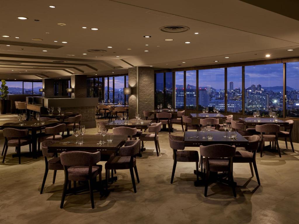 Restaurant, HILLTOP RESORT FUKUOKA in Fukuoka