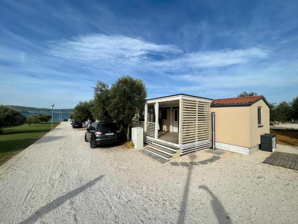 Gutti’s Mobilehome, Biograd na Moru