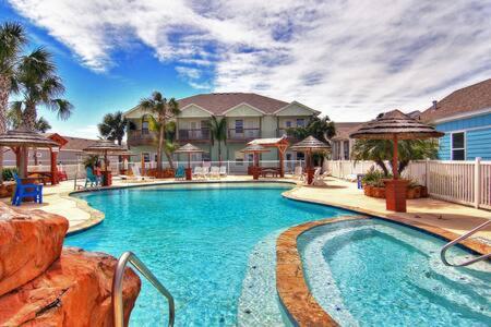 Gone Coastal at Pirates Bay, Port Aransas