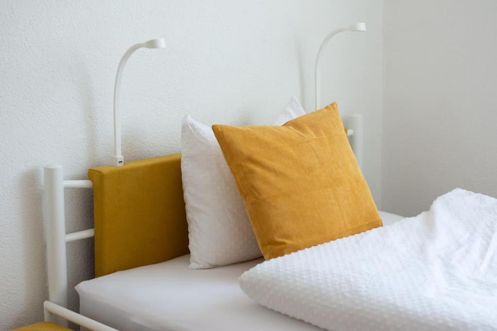 Bright&Cozy flat+balcony near Airport FREE Parking - 4