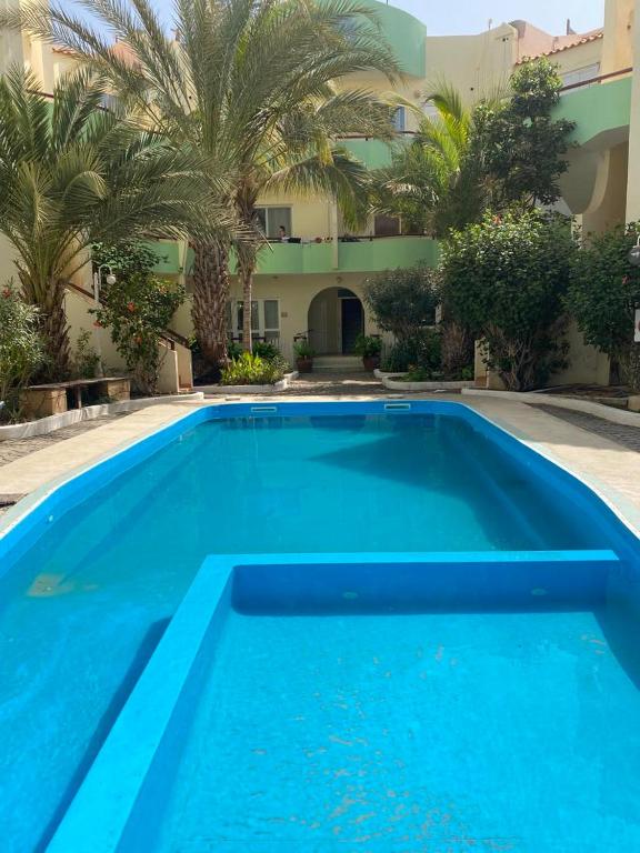 Apartamento T3 encantador com piscina wifi e perto de praia, Santa Maria