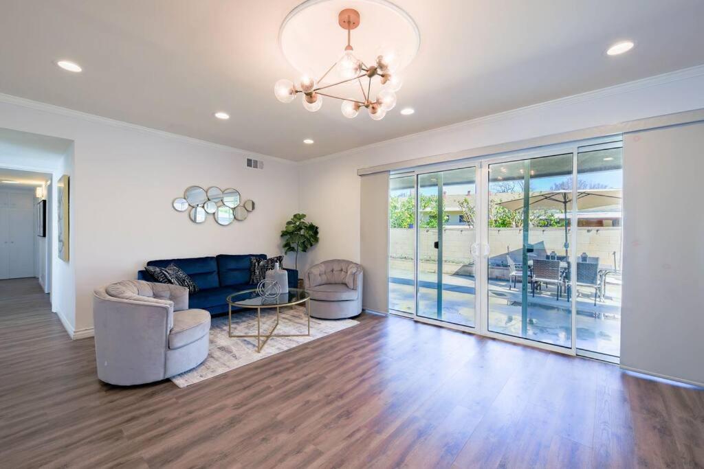 Cozy and Fun 5BR/3BA Home w/Patio, Gate & Fire Pit
