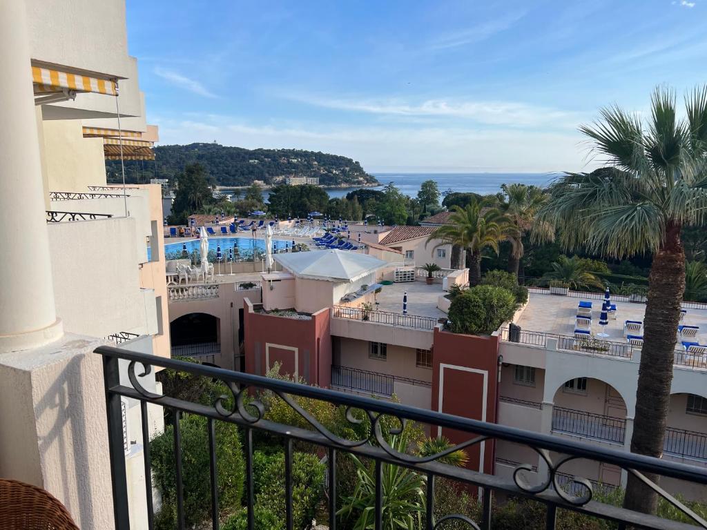 Pool , 150m to beach, seaview - 3