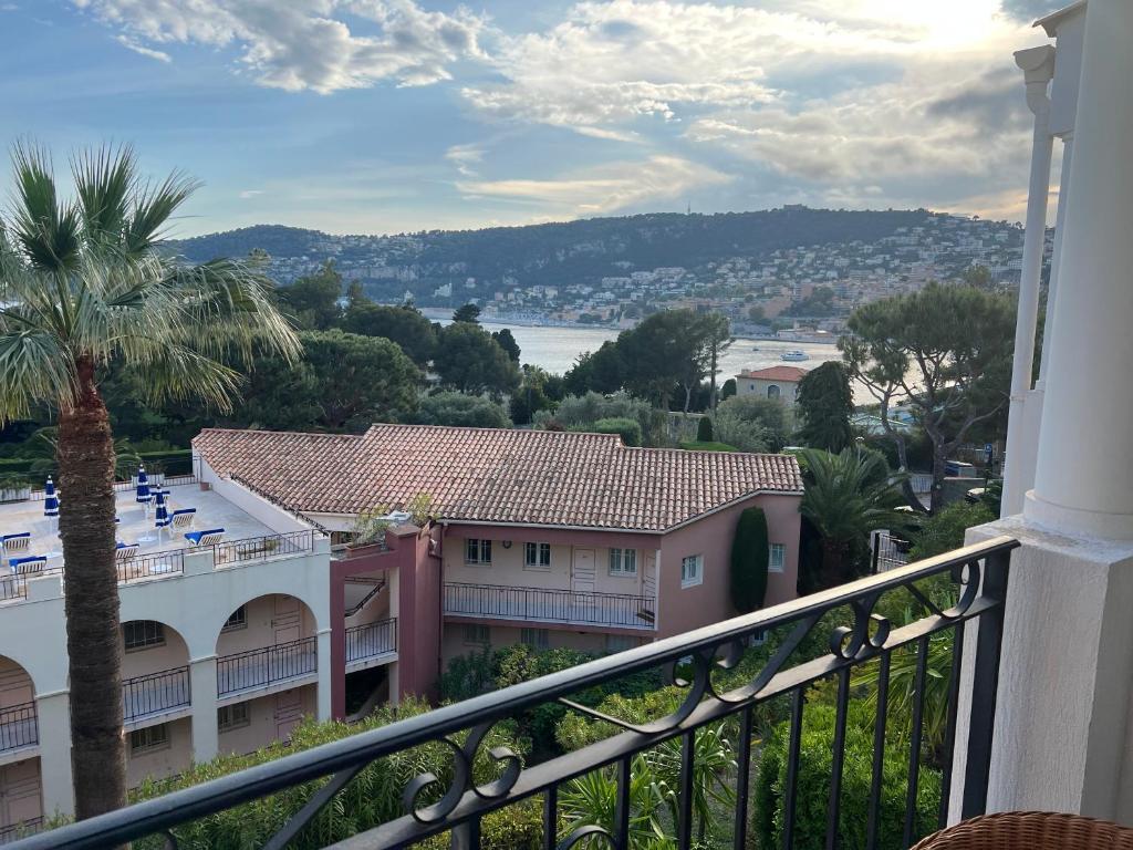 Pool , 150m to beach, seaview - 4