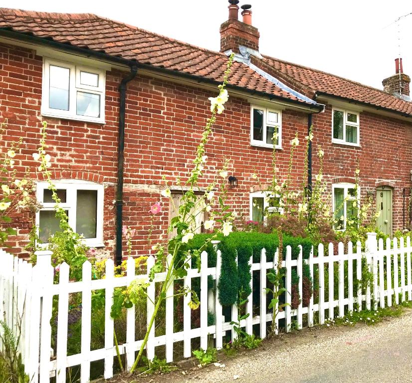 Love Heart Cottage, Wickham Market