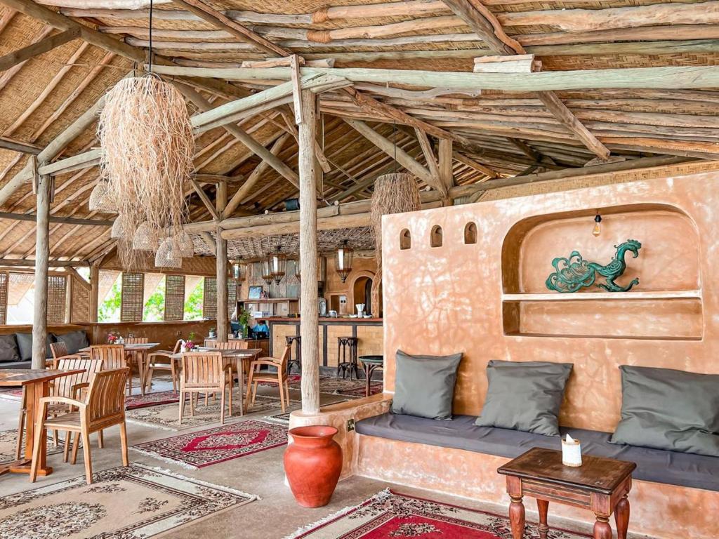 Bungalow Cafe Gili Beachfront