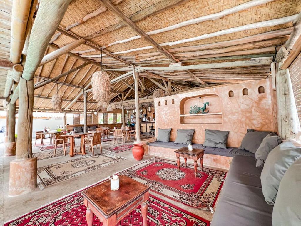 Bungalow Cafe Gili Beachfront