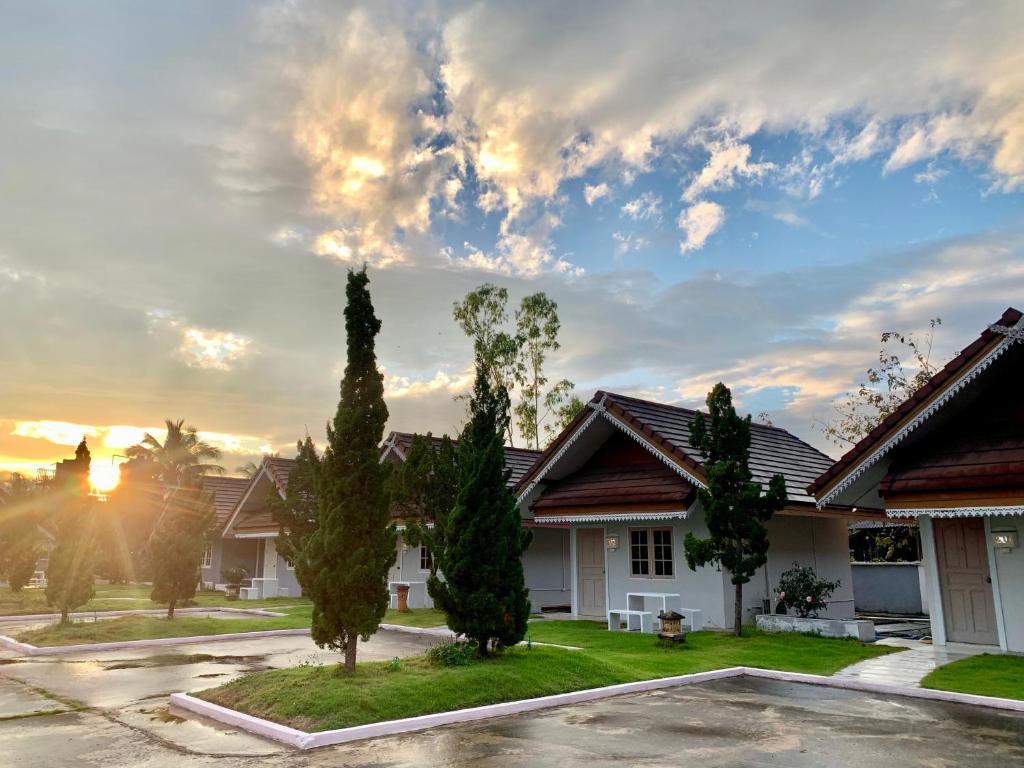 1. 푼완 호텔 (F..