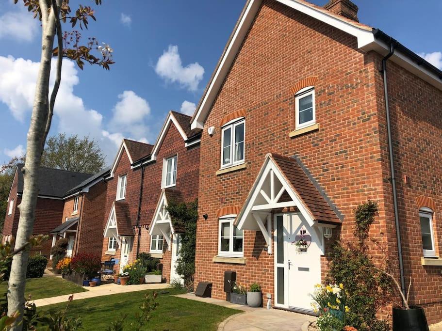 Bright, modern & close to historic town, Bishops Waltham
