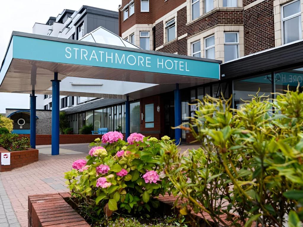 The Strathmore hotel 外観