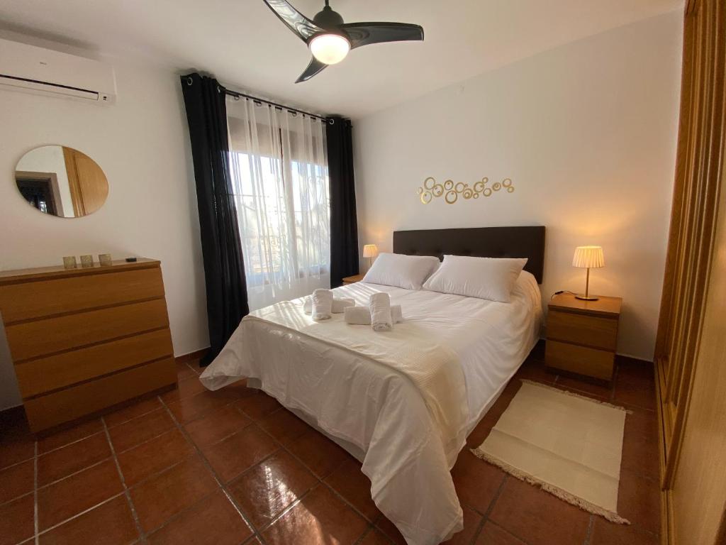 M&H Torremolinos - 3