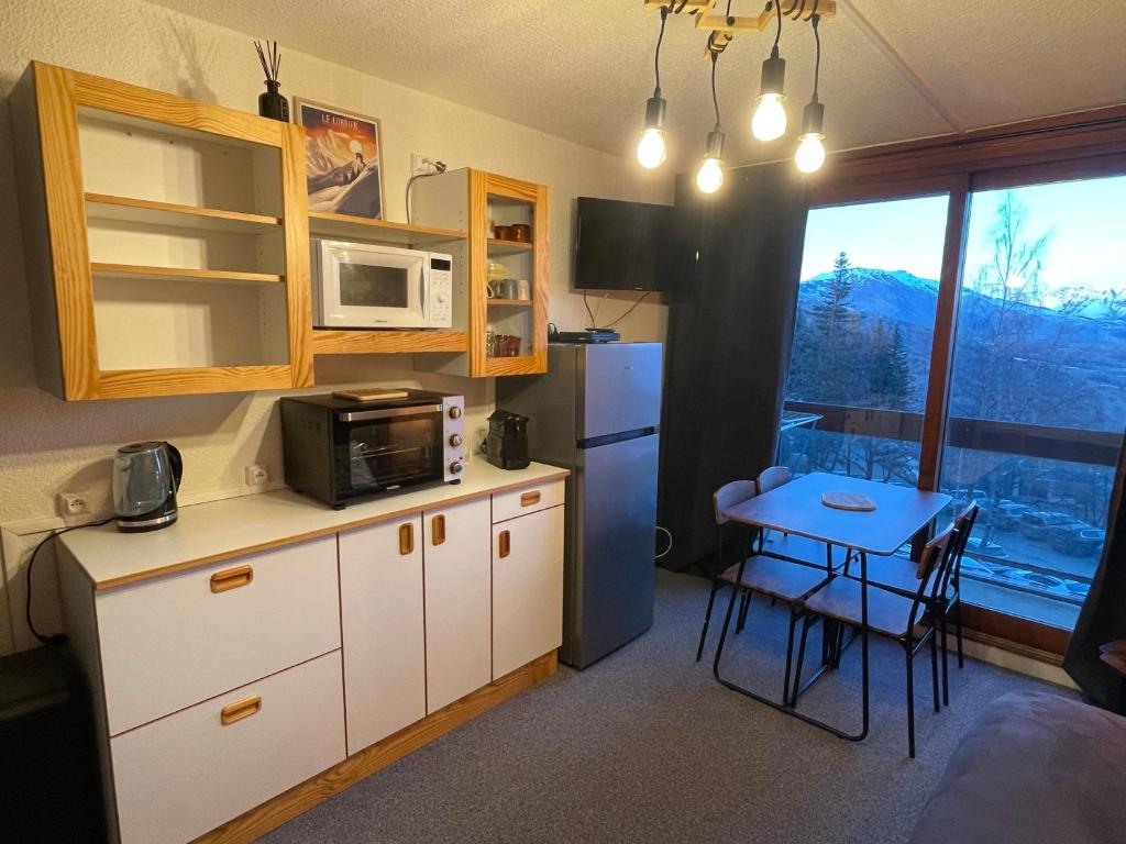 Studio tout confort pied des pistes avec balcon et wifi - 4