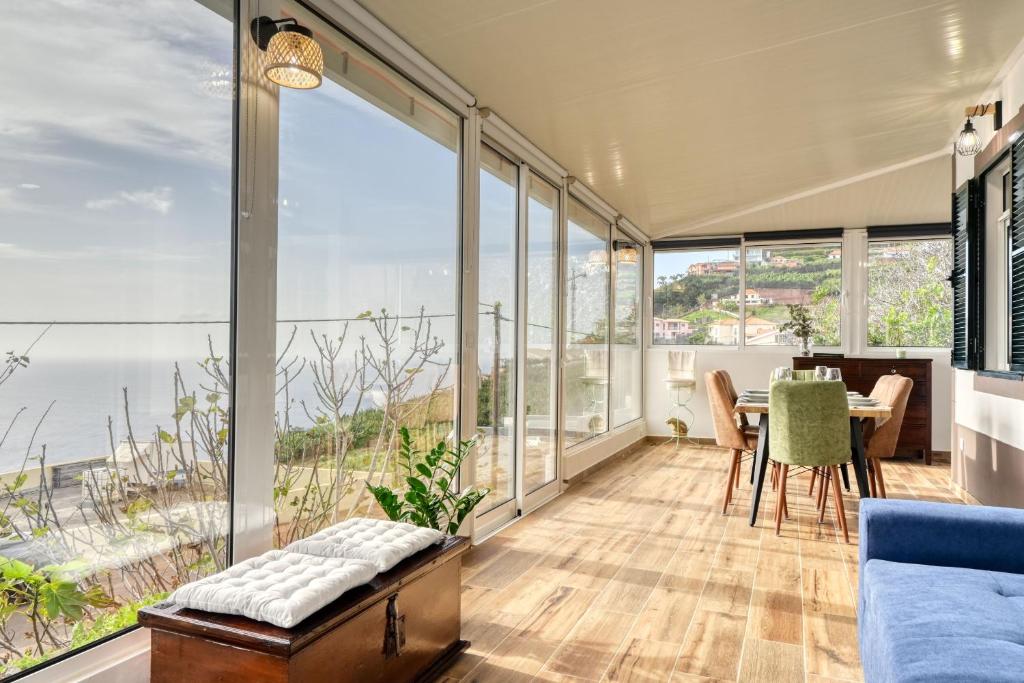 Atlantic View, a Home in Madeira, Ponta do Sol