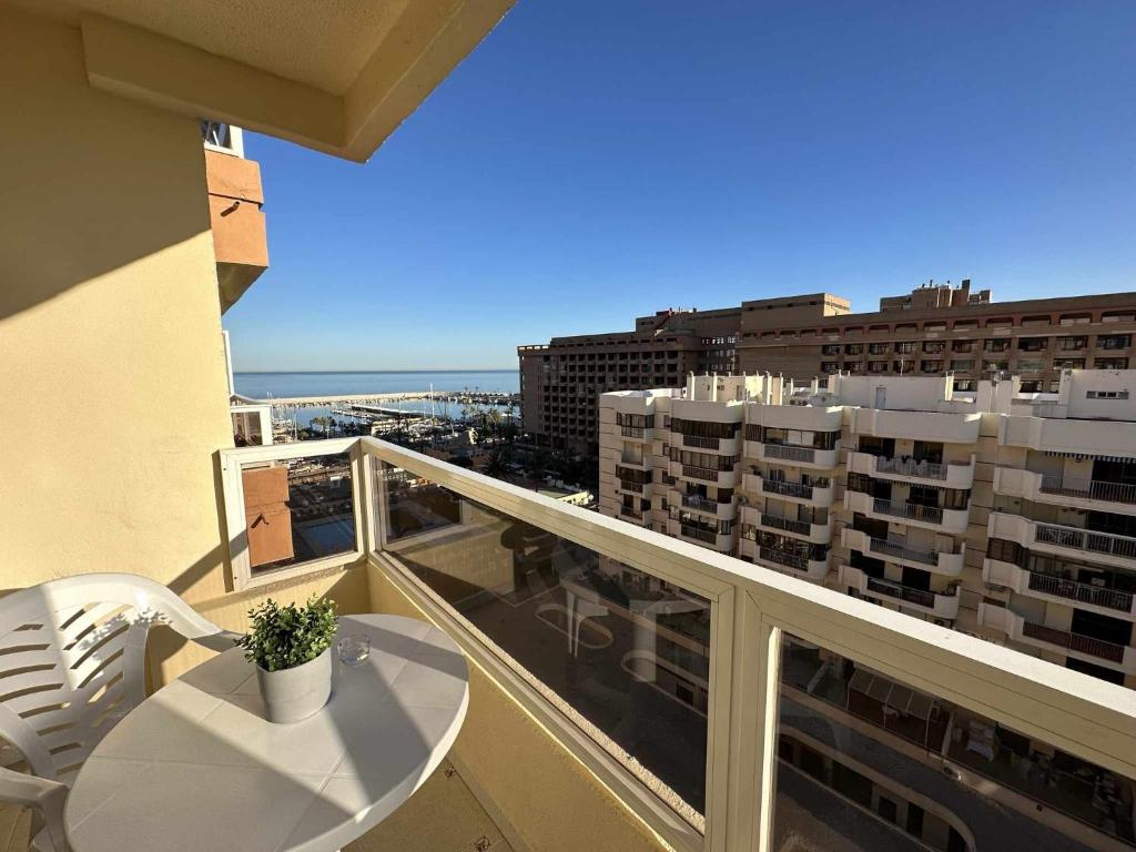 Estudio PYR privado con vistas al mar - 5