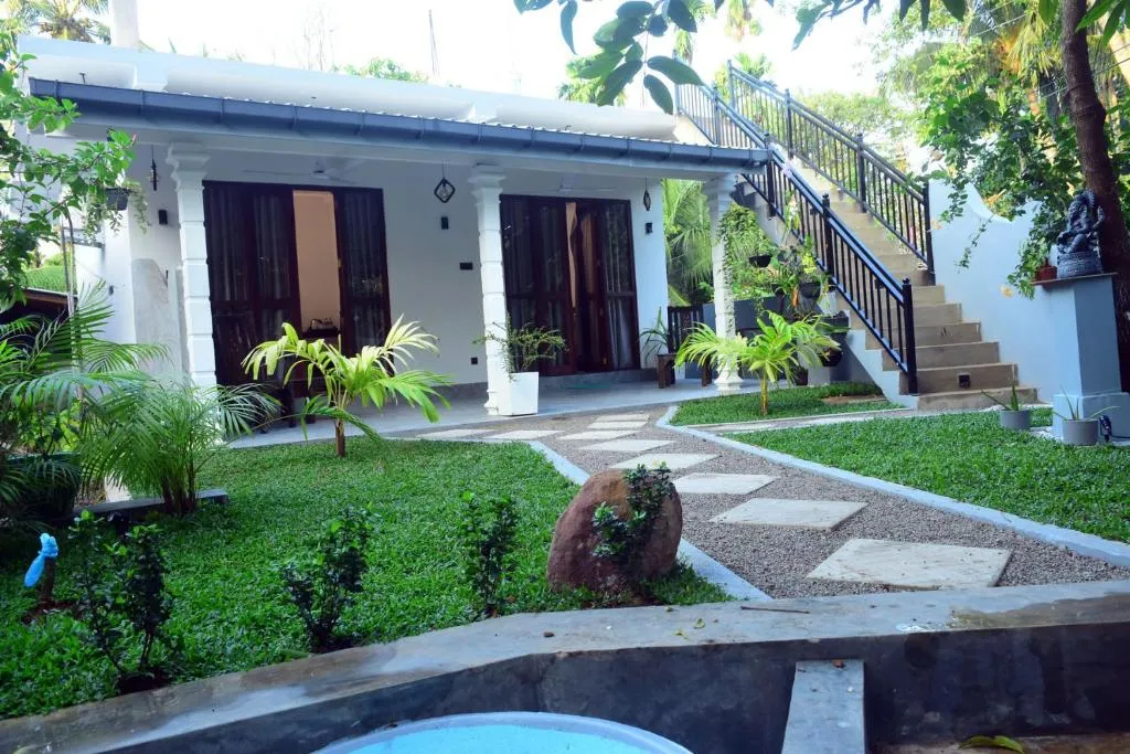 Lake & Ocean Villa ahangama, hotel in Elagawagoda