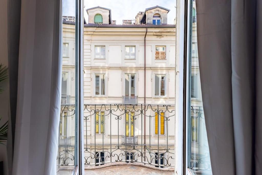 Historical suite - Pieno Centro - Porta nuova- Piazza Castello - 2