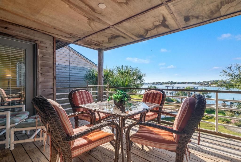 Needle Rush Point Unit F23, Pensacola