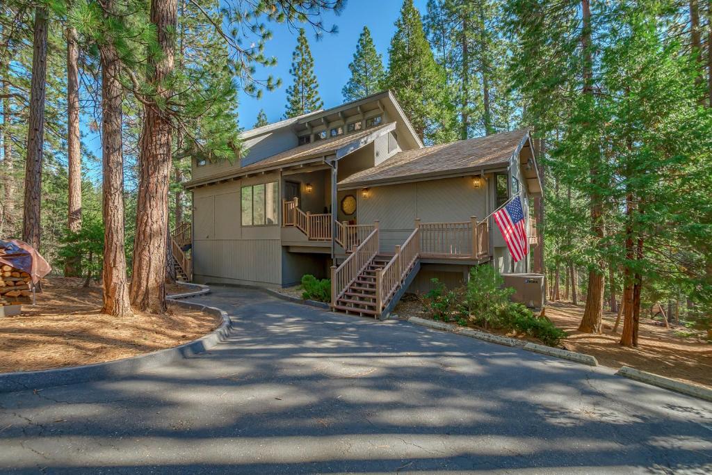 Arnold Suite T, Arnold