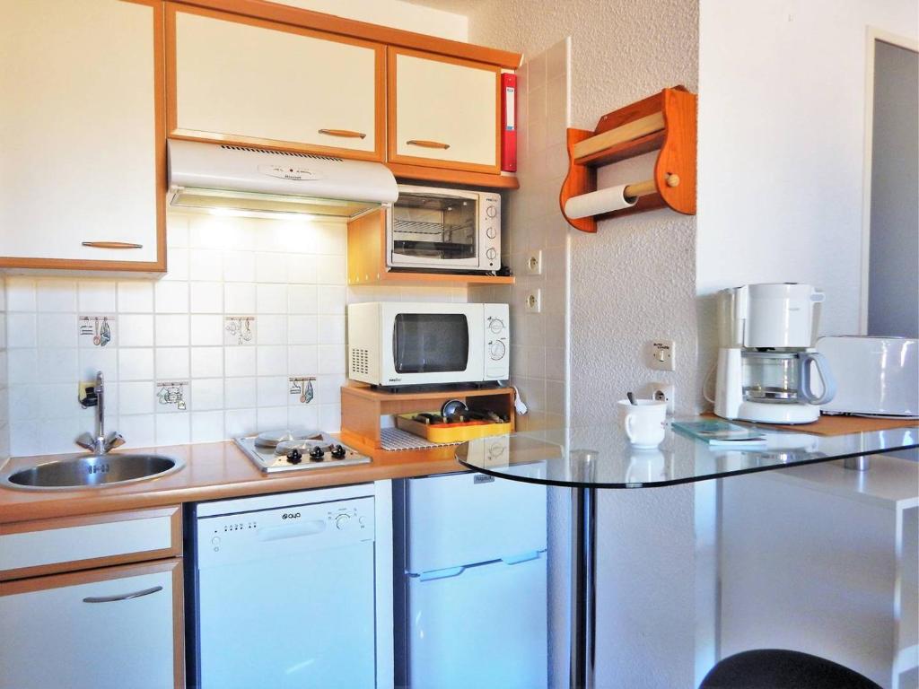 Appartement 2 pièces avec loggia, garage, 3 min de la mer, classé 2 étoiles, ménage inclus - FR-1-251-552 - 3