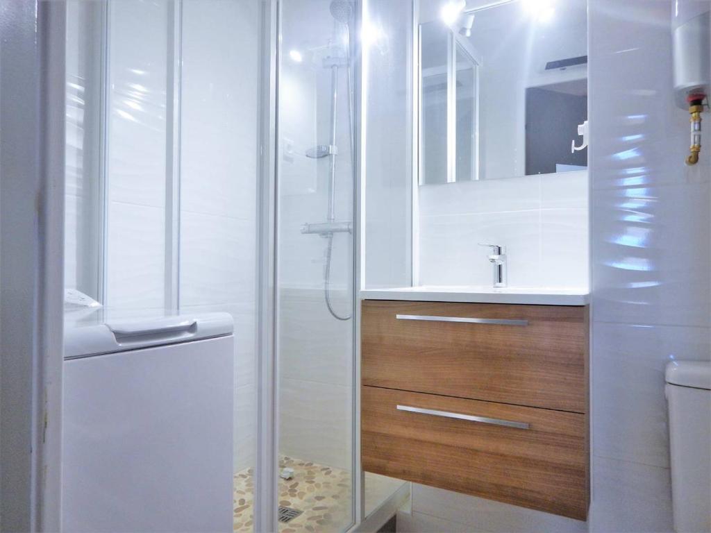 Appartement 2 pièces avec loggia, garage, 3 min de la mer, classé 2 étoiles, ménage inclus - FR-1-251-552 - 4