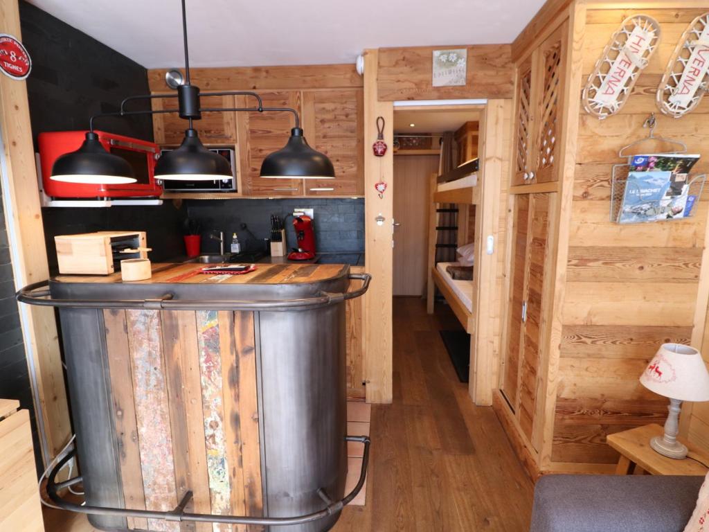 Studio rénové Proche pistes et commerces Balcon et WIFI - FR-1-502-554 - 2
